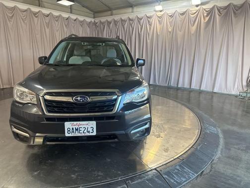 Dark Gray Metallic 2018 Subaru Forester 2.5i Premium