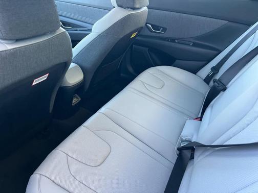 2025 Hyundai ELANTRA HEV Limited