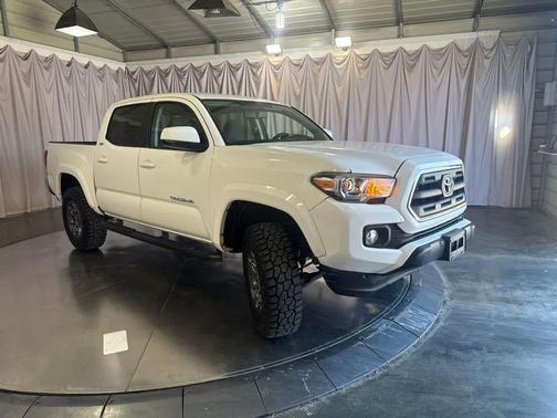 Super White 2017 Toyota Tacoma SR5