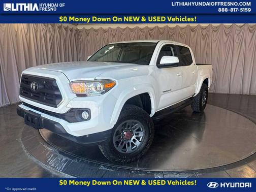Super White 2017 Toyota Tacoma SR5