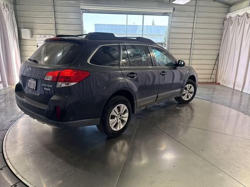 Graphite Gray Metallic 2013 Subaru Outback 2.5i