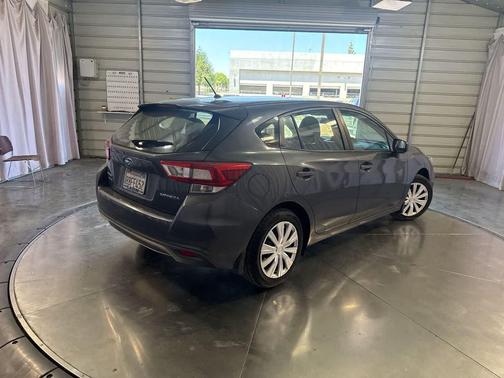 Magnetite Gray Metallic 2018 Subaru Impreza 2.0i