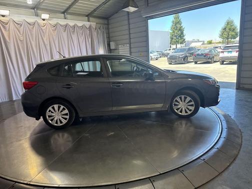 Magnetite Gray Metallic 2018 Subaru Impreza 2.0i