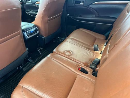 2017 Toyota Highlander Limited Platinum