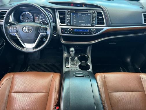 2017 Toyota Highlander Limited Platinum
