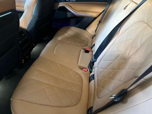 Black Sapphire Metallic 2024 BMW X5 sDrive40i