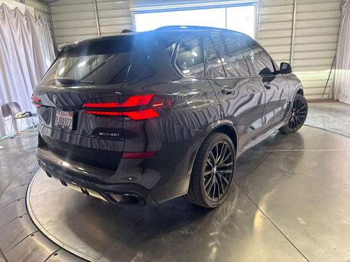 Black Sapphire Metallic 2024 BMW X5 sDrive40i