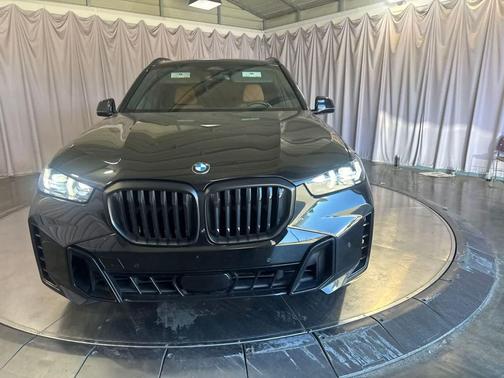 Black Sapphire Metallic 2024 BMW X5 sDrive40i