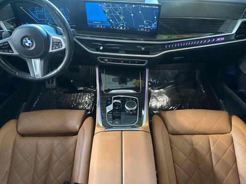 Black Sapphire Metallic 2024 BMW X5 sDrive40i