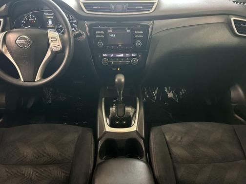 Brilliant Silver 2014 Nissan Rogue SV