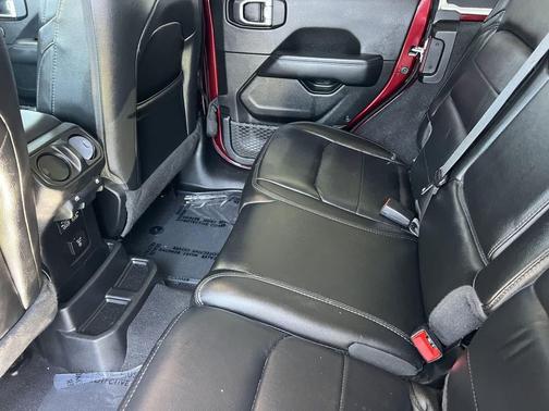 Snazzberry Pearlcoat 2021 Jeep Wrangler Unlimited Sahara