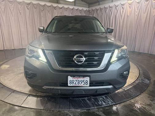 2019 Nissan Pathfinder SV