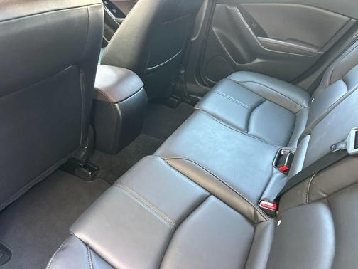 Snowflake White Pearl Mica 2018 Mazda Mazda3 Touring