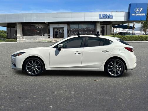 Snowflake White Pearl Mica 2018 Mazda Mazda3 Touring