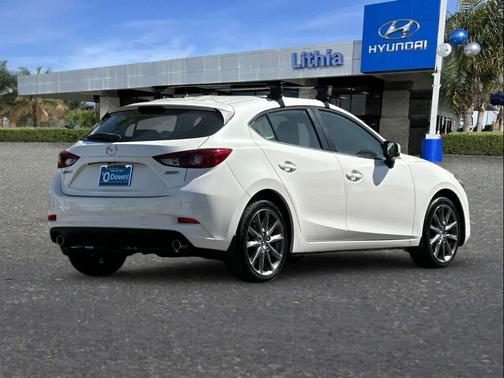 Snowflake White Pearl Mica 2018 Mazda Mazda3 Touring