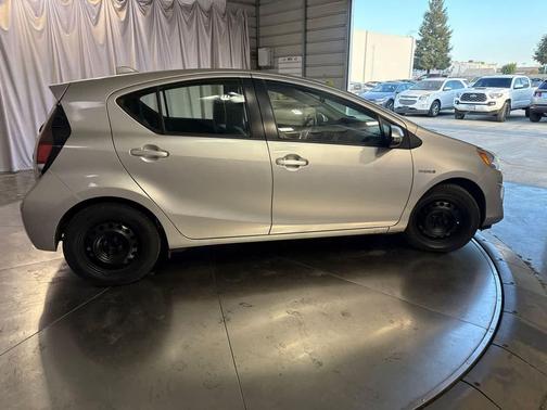 Classic Silver Metallic 2015 Toyota Prius c One