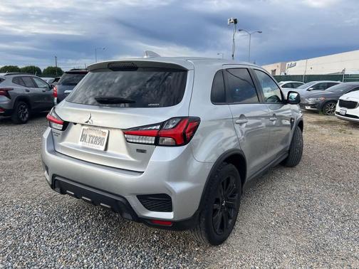 Alloy Silver Metallic 2024 Mitsubishi Outlander Sport 2.0 LE