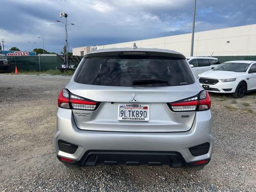 Alloy Silver Metallic 2024 Mitsubishi Outlander Sport 2.0 LE