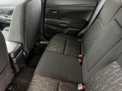 Alloy Silver Metallic 2024 Mitsubishi Outlander Sport 2.0 LE