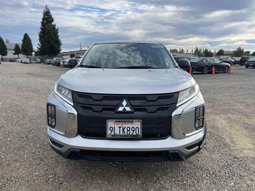 Alloy Silver Metallic 2024 Mitsubishi Outlander Sport 2.0 LE