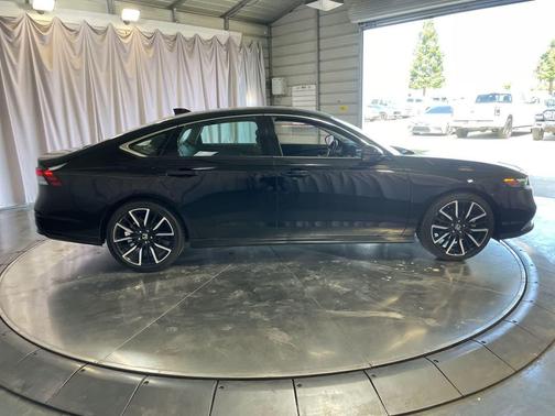 Crystal Black Pearl 2024 Honda Accord Touring 2.0T