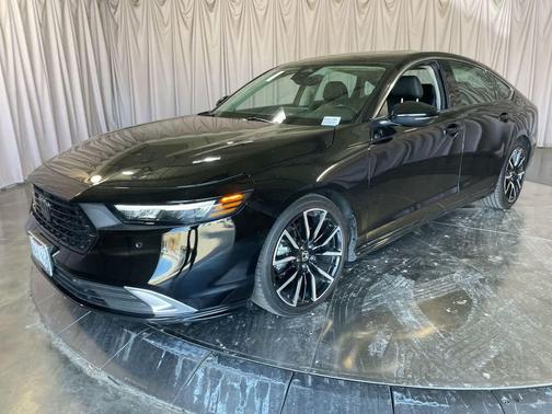Crystal Black Pearl 2024 Honda Accord Touring 2.0T