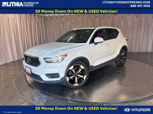 Ice White 2020 Volvo XC40 T5 Momentum