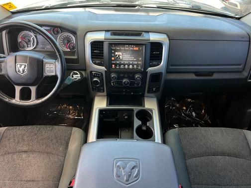 Granite Crystal Metallic Clearcoat 2014 RAM 1500 Big Horn