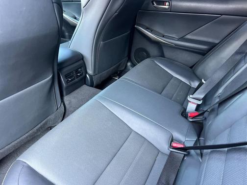 2018 Lexus IS 300 Base
