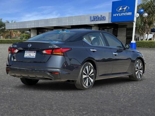 2022 Nissan Altima 2.5 SV
