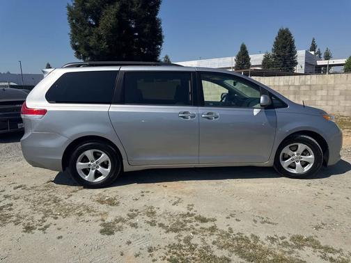 2012 Toyota Sienna LE