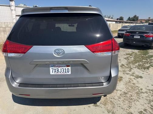 2012 Toyota Sienna LE