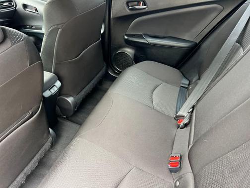 2020 Toyota Prius LE