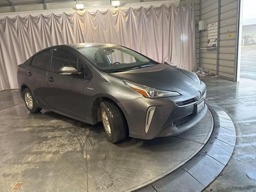 2020 Toyota Prius LE