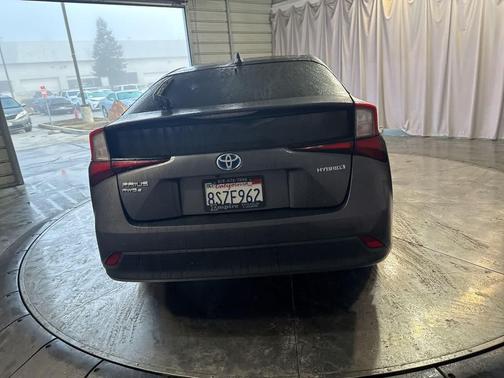 2020 Toyota Prius LE