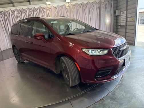 Velvet Red Pearlcoat 2021 Chrysler Pacifica Touring L