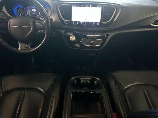 Velvet Red Pearlcoat 2021 Chrysler Pacifica Touring L