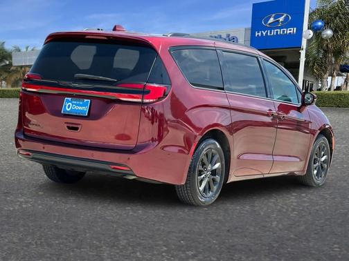 Velvet Red Pearlcoat 2021 Chrysler Pacifica Touring L