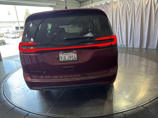 Velvet Red Pearlcoat 2021 Chrysler Pacifica Touring L