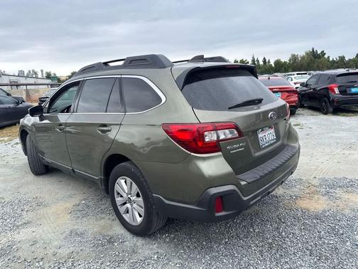Wilderness Green Metallic 2019 Subaru Outback 2.5i Premium