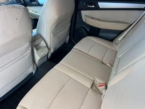 Wilderness Green Metallic 2019 Subaru Outback 2.5i Premium