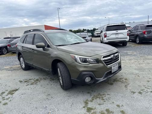 Wilderness Green Metallic 2019 Subaru Outback 2.5i Premium