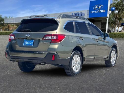 Wilderness Green Metallic 2019 Subaru Outback 2.5i Premium