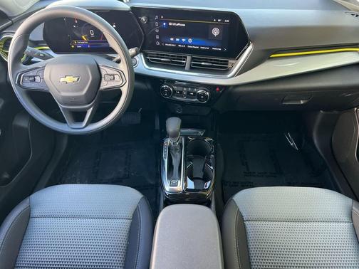 Sterling Gray Metallic 2026 Chevrolet Trax LT