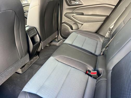 Sterling Gray Metallic 2026 Chevrolet Trax LT