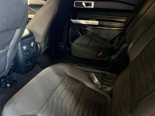 CARBONIZED GRAY METALLIC 2021 Ford Explorer XLT