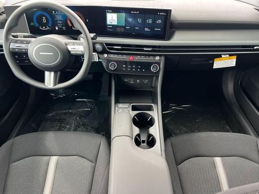 2026 Hyundai SONATA Hybrid Base