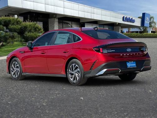 2026 Hyundai SONATA Hybrid Base