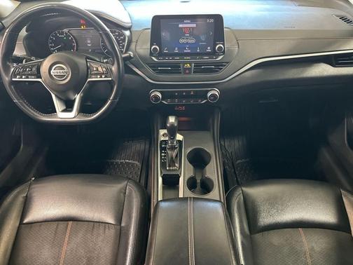2020 Nissan Altima SR FWD