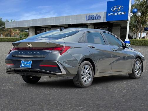 Amazon Gray 2024 Hyundai ELANTRA SEL